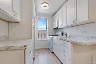 1430 Seagirt Blvd, Far Rockaway, NY 11691 - Photo 3