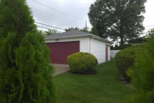 51 Eileen Ave, Plainview, NY 11803 - Photo 27