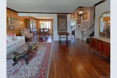 51 Eileen Avenue, Plainview, NY 11803 - Photo 5