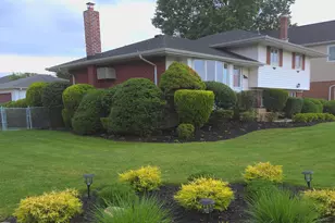 51 Eileen Ave, Plainview, NY 11803 - Photo 3