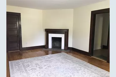102 Berry Hill Road Road #UPPR, Oyster Bay, NY 11771 - Photo 3