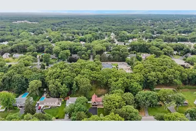 10 Burham Drive, Smithtown, NY 11787 - Photo 11