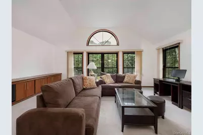 10 Burham Drive, Smithtown, NY 11787 - Photo 31