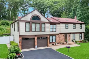 10 Burham Dr, Smithtown, NY 11787 - Photo 5