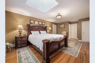 10 Burham Drive, Smithtown, NY 11787 - Photo 19