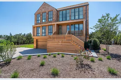 9 E Division Street, Westhampton Beach, NY 11978 - Photo 3