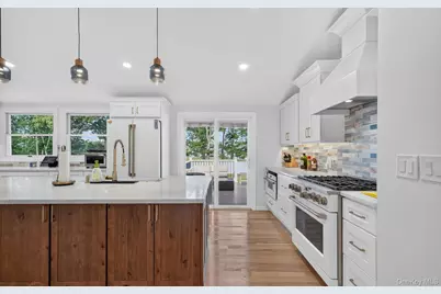 42 W Broadway, Port Jefferson Station, NY 11776 - Photo 9