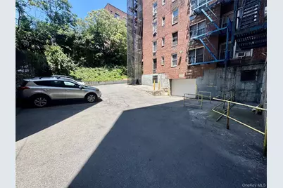2661 Marion Avenue #2D, Bronx, NY 10458 - Photo 9