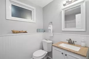 20 Cottage Dr, Farmingville, NY 11738 - Photo 11