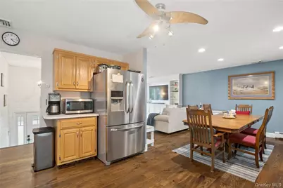 20 Cottage Drive, Farmingville, NY 11738 - Photo 5