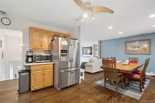20 Cottage Dr, Farmingville, NY 11738 - Photo 5