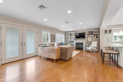 625 W Walnut Street, Long Beach, NY 11561 - Photo 3