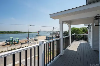 17 Island Parkway N, Island Park, NY 11558 - Photo 15
