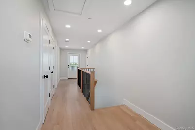 17 Island Parkway N, Island Park, NY 11558 - Photo 9