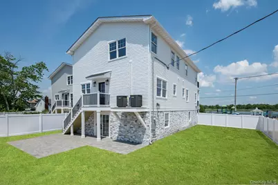 17 Island Parkway N, Island Park, NY 11558 - Photo 17