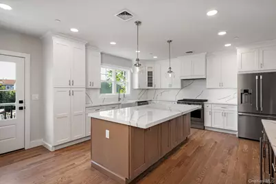 21 Island Parkway N, Island Park, NY 11558 - Photo 5