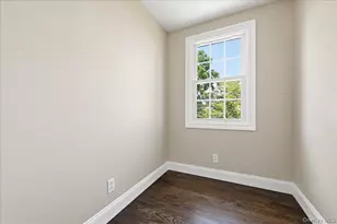 48 Flower St, Hicksville, NY 11801 - Photo 33