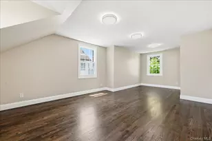 48 Flower St, Hicksville, NY 11801 - Photo 25