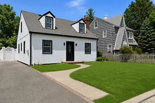 48 Flower St, Hicksville, NY 11801 - Photo 3