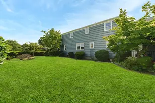 23 Spruce St, Farmingdale, NY 11735 - Photo 7