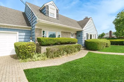 23 Spruce Street, Farmingdale, NY 11735 - Photo 3