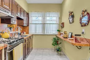 64-17 Eliot Ave, Middle Village, NY 11379 - Photo 15