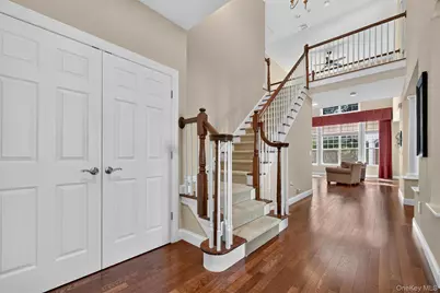 18 Sassafras Circle, Hopewell Junction, NY 12533 - Photo 5
