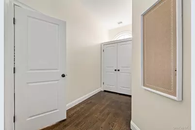 80 Central Boulevard, Merrick, NY 11566 - Photo 17