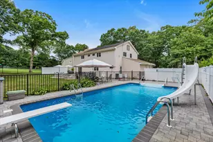 29 Wintergreen Dr, Melville, NY 11747 - Photo 25