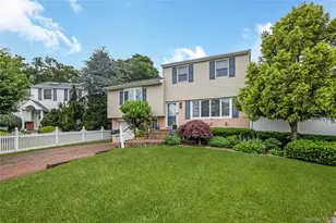 911 Harlane Cir, North Bellmore, NY 11710 - Photo 3