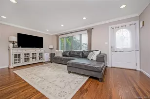 911 Harlane Cir, North Bellmore, NY 11710 - Photo 5