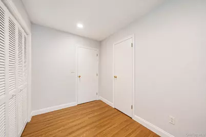 37 Oak Forest Drive, Islandia, NY 11749 - Photo 21