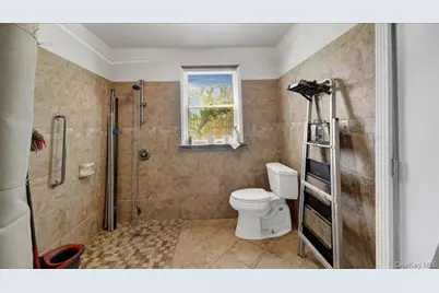 228 Weyman Avenue, New Rochelle, NY 10805 - Photo 21
