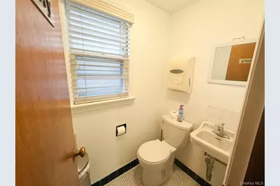 20917 Union Turnpike, Oakland Gardens, NY 11364 - Photo 7