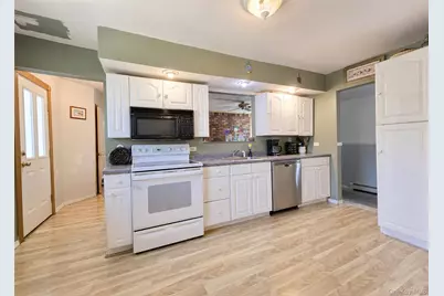 424 Alphabet Street, Holbrook, NY 11741 - Photo 7