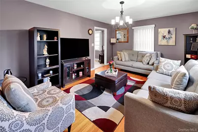 94 Franklin Avenue, Valhalla, NY 10595 - Photo 3