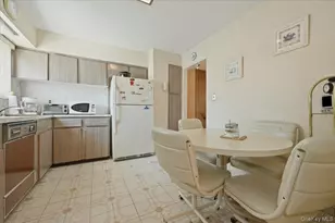30 Oregon St, Deer Park, NY 11729 - Photo 11
