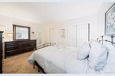172 Edmunton #D 8, North Babylon, NY 11703 - Photo 7