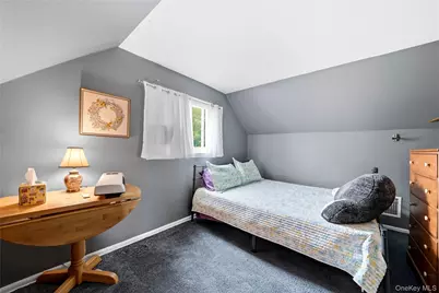 100 Harrisburg Street, Bay Shore, NY 11706 - Photo 21