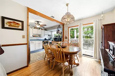 100 Harrisburg Street, Bay Shore, NY 11706 - Photo 9