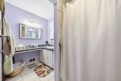 100 Harrisburg Street, Bay Shore, NY 11706 - Photo 17
