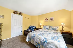 100 Harrisburg St, Bay Shore, NY 11706 - Photo 15