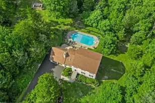 185 Rombout Rd, Pleasant Valley, NY 12569 - Photo 5