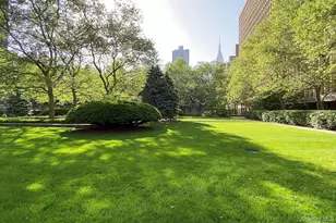 330 E 33rd St, New York, NY 10016 - Photo 5
