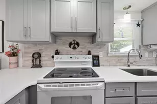 25 Valley Cir, Miller Place, NY 11764 - Photo 15