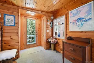 25 Valley Cir, Miller Place, NY 11764 - Photo 5