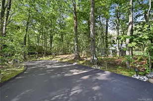 25 Valley Cir, Miller Place, NY 11764 - Photo 33