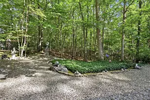 25 Valley Cir, Miller Place, NY 11764 - Photo 23