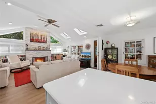 25 Valley Cir, Miller Place, NY 11764 - Photo 17