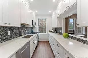 25 Parkview Ave, Bronxville, NY 10708 - Photo 3